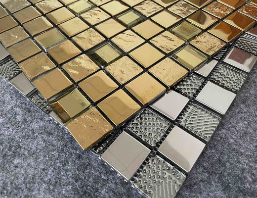 comprar O metal dourado decorativo da tira das telhas de mosaico de ISO13006 Mildewproof vitrificou a parede 6mm fabricação em linha