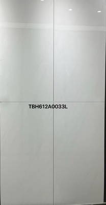 Resistência ao desgaste Chapas de cerâmica Carrara polidas vidradas Beige brilhante para banheiro