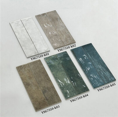 Resistentes a arranhões azulejos de parede de cerâmica de interior brilhante de cor bege 75x300mm para varanda