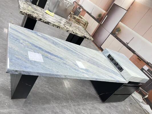 Elegantes ladrilhos de luxo resistentes a manchas Design de balcão de pedras de luxo Cinza e azul clara 2800x900mm Chapas de mármore polido para hotel e sala de estar