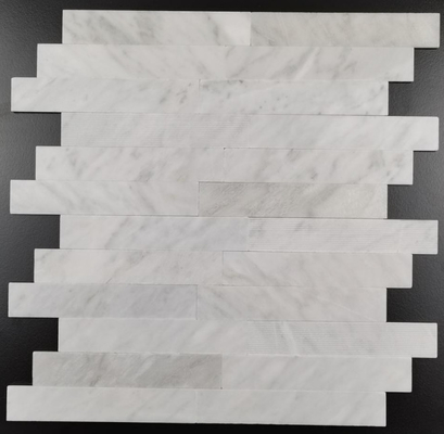 Telhas de mosaico decorativas delicadas do corte 300x300mm adesivas na parte traseira