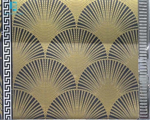 A LINHA DOURADA EM FORMA DE LEQUE DE 600X600MM PROJETA A TELHA ANTIDERRAPANTE DECORATIVA DA PORCELANA DAS TELHAS DO ASSOALHO E DA PAREDE